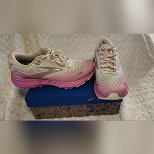 Brooks Women's Pink Running Shoes
